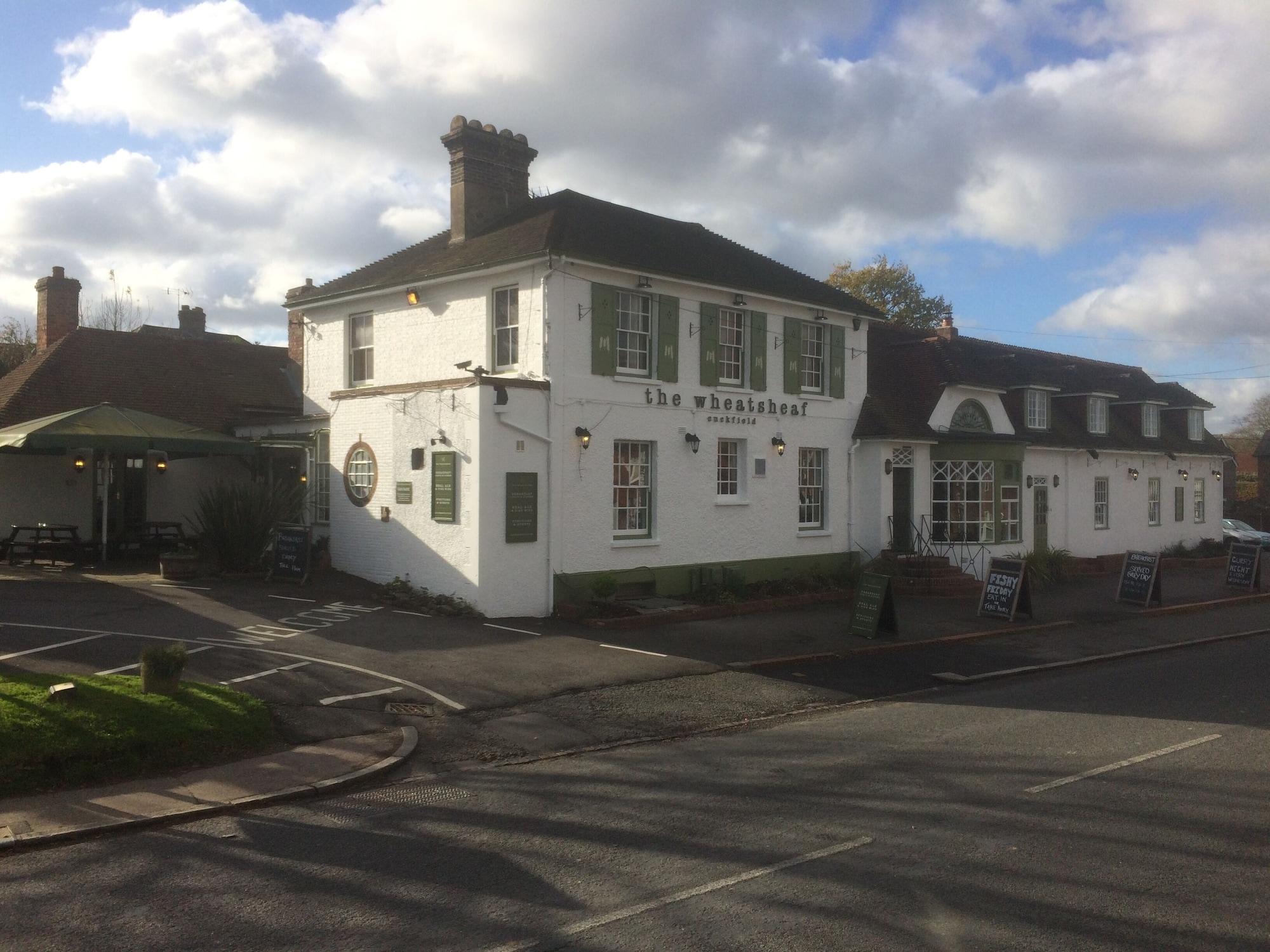 Cuckfield The Wheatsheaf Inn מראה חיצוני תמונה